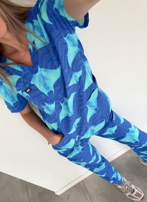 Manta Ray Bay Scrub Set - KODA SCRUBS
