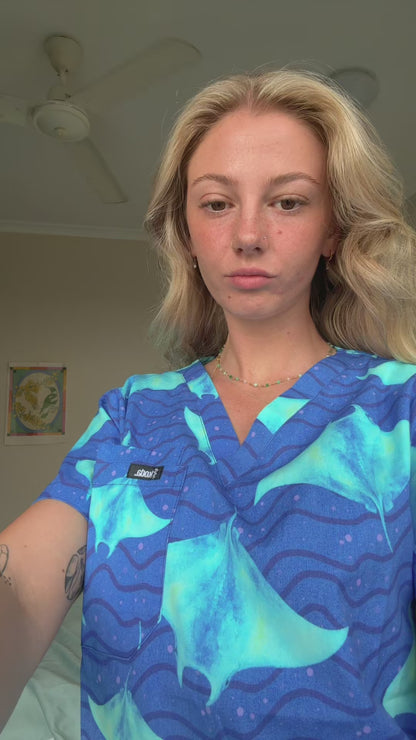 Manta Ray Bay Scrub Set